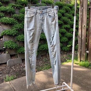 Men’s distressed skinny denim
